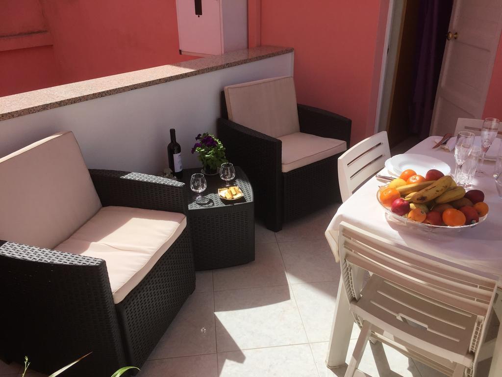 L'Aurora Viola Acomodação com café da manhã Carbonia Exterior foto