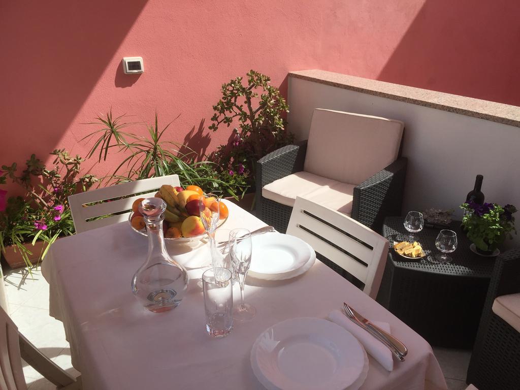 L'Aurora Viola Acomodação com café da manhã Carbonia Exterior foto
